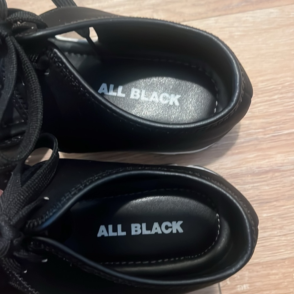 All Black Amazing Mesh Sneakers, Black, Sz 40, EUC - Picture 9 of 10